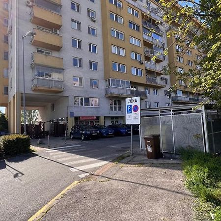 2 Room Apartment, Near Oc Galeria, Petrzalka Bratislava Exterior foto